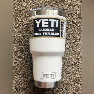 YETI Rambler 30 oz Tumbler, NEW, white